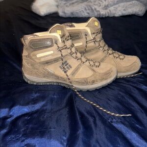 Used Columbia Tan High-Top Hiking Boots with Rugged Soles
